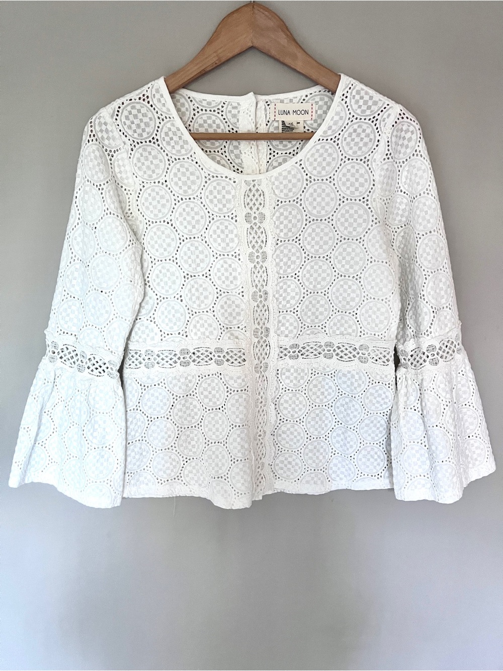 Luna Moon White Crochet 100%  Cotton Eyelet Lace Bell Sleeve Top Boho • Size XS